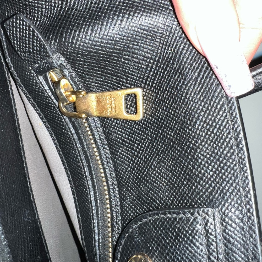 Authentic Prada Large Promenade - Picture 7 of 16